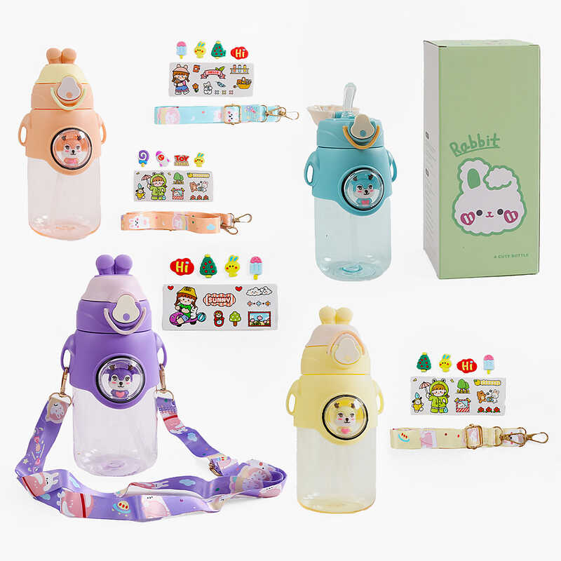 Пляшка для води C 69361 (60) 700 мл, пластикова, трубочка, застібка із запобіжником, наліпки, об’ємний декор, ремінець, в коробці, ВИДАЄТЬСЯ ТІЛЬКИ МІКС ВИДІВ