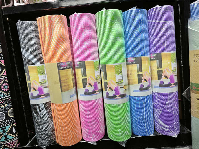 Килимок для йоги C 40246 (20) розмір 61х173 см, товщина 0.6 см, у плівці, ВИДАЄТЬСЯ ТІЛЬКИ МІКС ВИДІВ